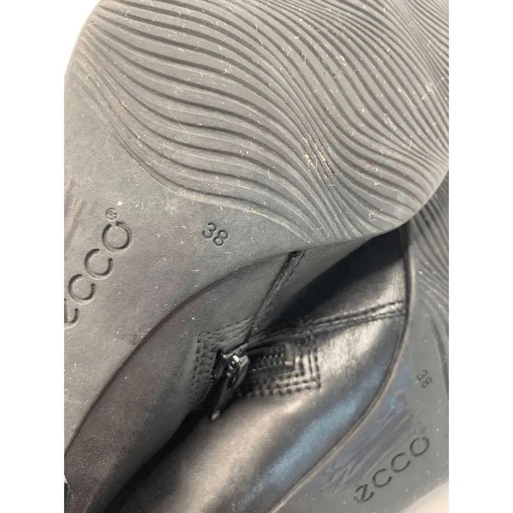 ECCO Black Boot - Picture 6 of 10